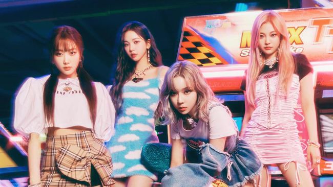 aespa next level dan mencetak rekor baru dengan jumlah stok pre-order lebih dari 1,6 juta kopi. Itu menjadi yang tertinggi sepanjang sejarah girl group.