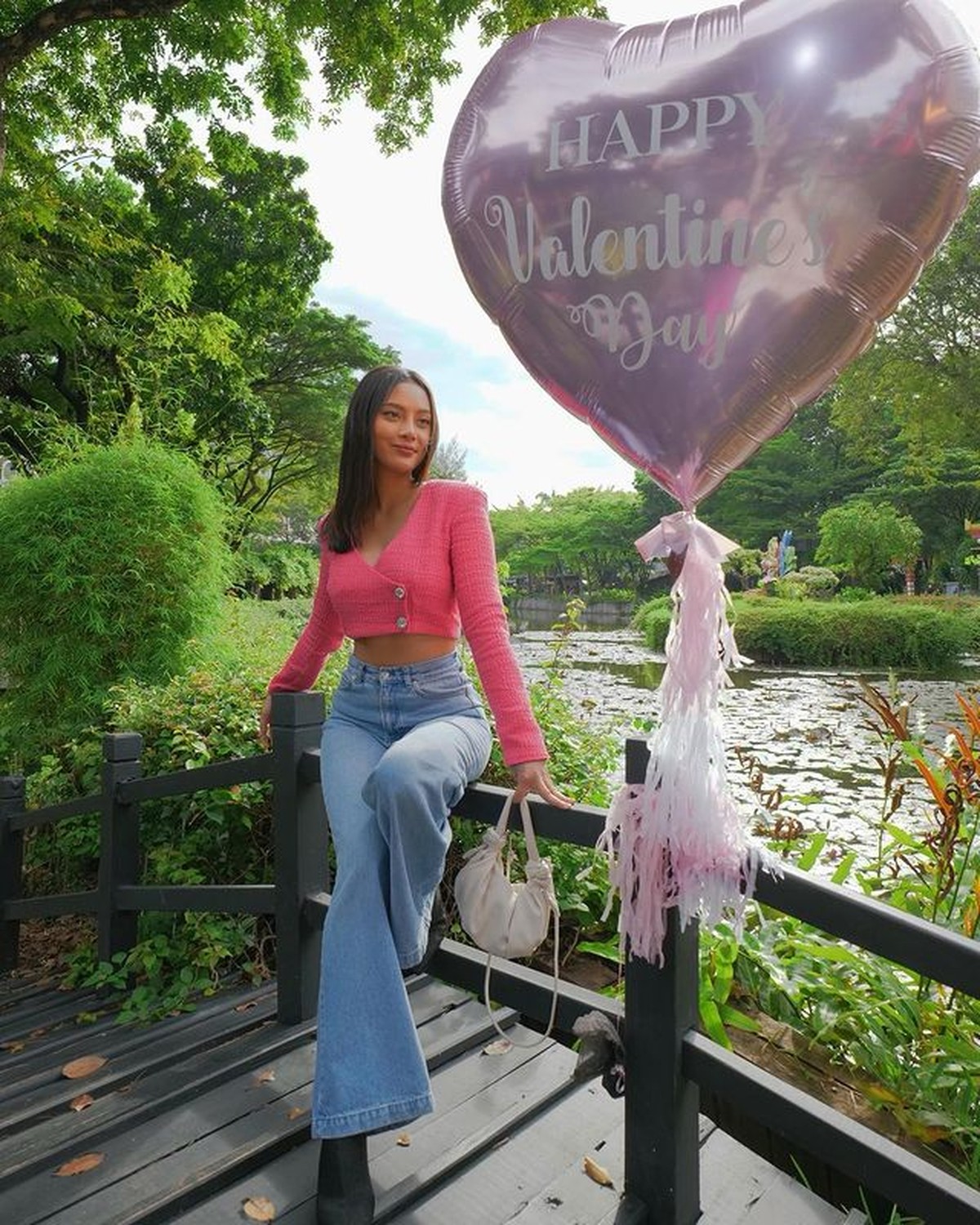 Artis Cantik Berdandan Ala Cewek Kue