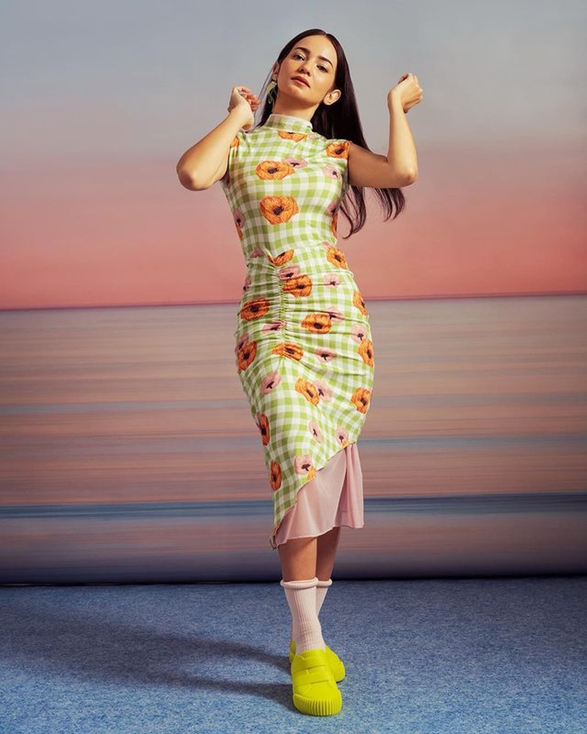 Artis Cantik Berdandan Ala Cewek Kue