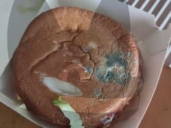 Beli Burger di McDonalds Rusia, Pembeli Ini Dapat Burger yang Rotinya Berjamur