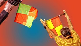 EDUSPORTS: Sejarah Bendera Asisten Wasit Sepak Bola