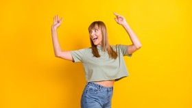 Tren Baju <i>Crop Top</i> Citayam Fashion Week, Tak Cuma Buat Wanita