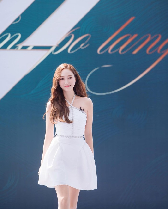 Jessica Jung yang kini dikenal sebagai pebisnis muda ternyata memulai kariernya sebagai idol dengan menjadi bagian dari girl group Girls' Generation/ Foto: instagram.com/jessica.syj
