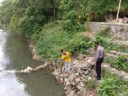 Warga Sudah Dua Kali Lihat Mayat Bayi Mengapung di Sungai Ancar