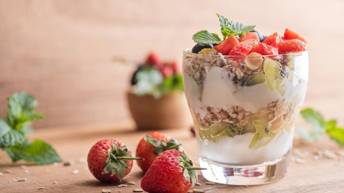 Nggak Cuma Enak, 4 Bahan Makanan yang Cocok Dinikmati Bareng Yoghurt Ini Ampuh Turunkan Berat Badan!
