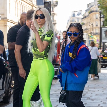 2 Anak Kim Kardashian Debut Main Film Layar Lebar