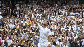 Djokovic Menang Dramatis dan Lolos ke Semifinal Wimbledon