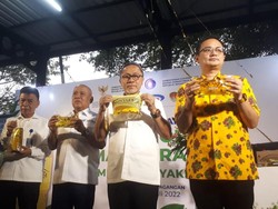 Zulhas Luncurkan Minyakita, Migor Curah Kemasan Dengan Harga Rp 14 Ribu