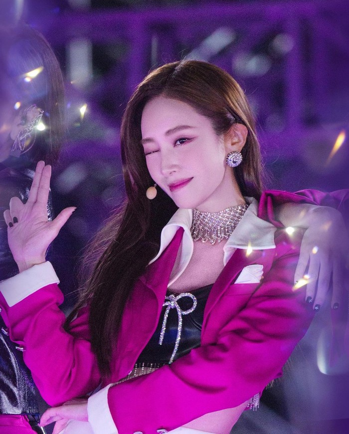 Setelah sekian lama sejak berpisah dengan Girls' Generation, Jessica Jung akhirnya menemukan kesempatan untuk menampilkan bakat idol-nya kembali ke atas panggung survival show asal China yaitu Sister's Who Make Waves 3./ Foto: instagram.com/jessica.syj