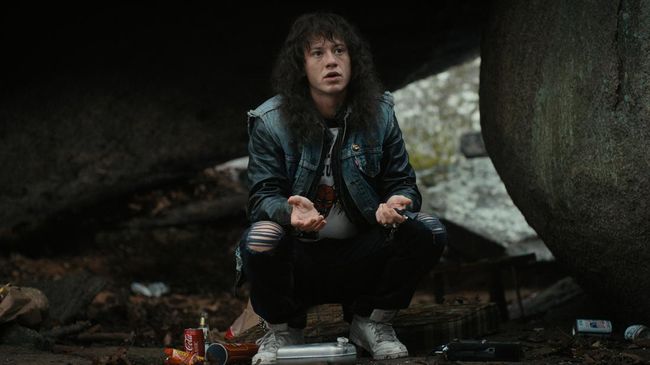 Joseph Quinn, aktor pemeran Eddie Munson di Stranger Things 4, ketakutan ketika menyaksikan adegan pembunuhan pertama Vecna.
