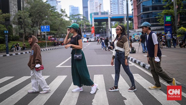 Anies menyindir pihak-pihak yang mempersoalkan gaya anak-anak Citayam di kawasan Sudirman. Anies menegaskan tidak ada monopoli atas gaya.