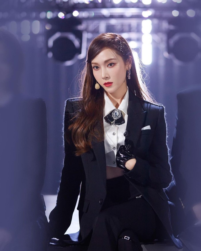 Sukses selalu Jessica Jung atas partisipasinya di program survival Sister's Who Make Waves 3. Semoga ke depannya semakin banyak kesempatan bagi Jessica Jung untuk menunjukkan talentanya kepada publik di atas panggung, ya./ Foto: instagram.com/jessica.syj