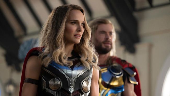 Dengan capaian lebih dari Rp2,1 triliun, Thor 4 menjadi film Thor dengan pendapatan debut tertinggi.