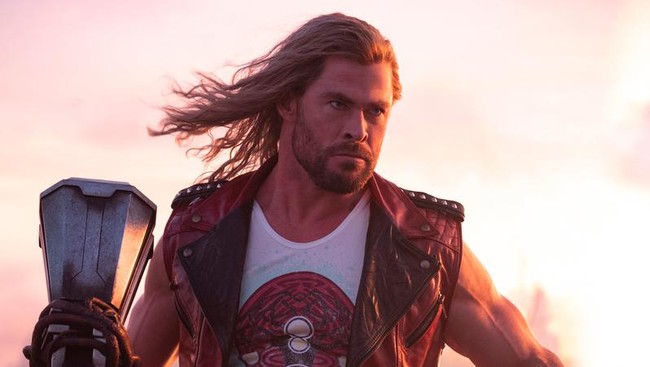 Chris Hemsworth mengkritik aktor yang pernah terlibat dalam proyek MCU dan sineas yang suka mencibir film superhero.
