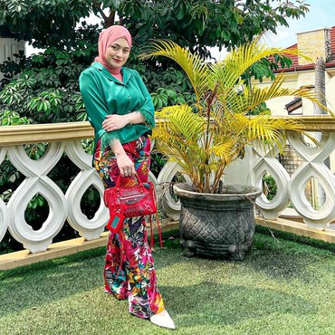 Banyak Artis Lepas Hijab Usai Cerai, Nama Nathalie Holscher Terseret?