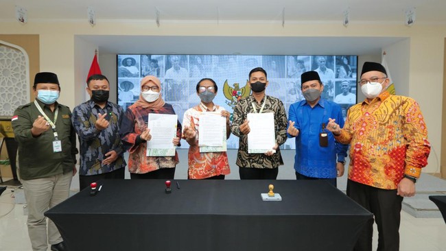 CT Arsa Foundation menerima surat rekomendasi izin pembentukan Lembaga Amil Zakat dari Badan Zakat Nasional (Baznas).