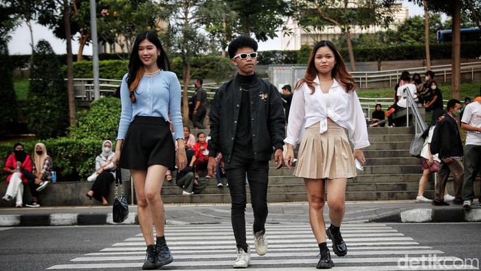 Citayam Fashion Week: Dipuja, Dicibir, dan Kini Dilirik Jadi Lahan Bisnis!