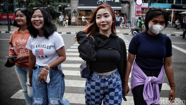 Fenomena Citayam Fashion Week di Jakarta Fenomena muda mudi Citayam nongkrong di Taman Dukuh Atas Jakarta menjadi perbincangan hangat. Kini mereka menggelar Citayam Fashion Week di Jakarta.
