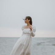 BeauPicks: Tampil Glowing di Hari Raya Idul Adha dengan Pilihan Outfit Nuansa Putih