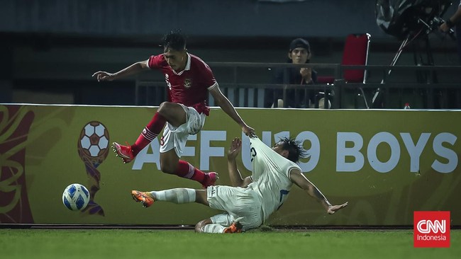 Timnas Indonesia U-19 unggul 3-1 atas Filipina di babak pertama dalam duel Grup A Piala AFF U-19 2022 di Stadion Patriot, Jumat (8/7).
