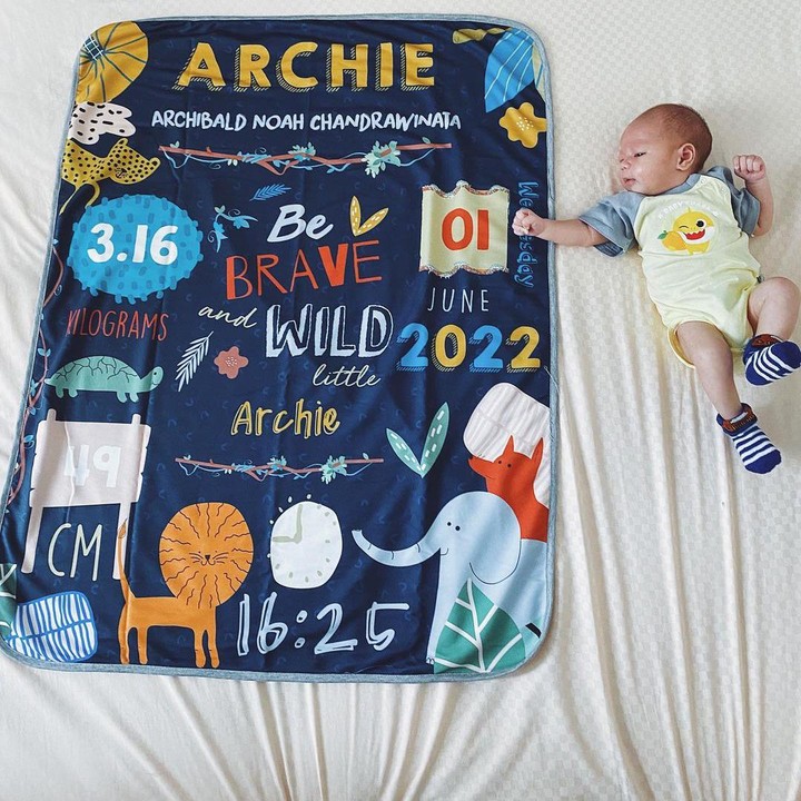 <p>Kini baby Archie genap berusia 1 bulan lho.<em> “1 month old Archibald. Be Brave Bold n always healthy little Champ!”</em> kata Marcel melalui unggahan Instagramnya. (Foto: Instagram @marcelchandra)</p>