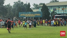 Latihan Indonesia U-19 Diserbu Bocah, Shin Tae Yong Kewalahan