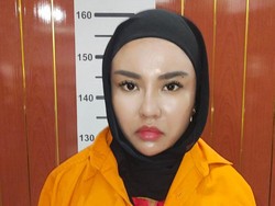 Penampakan Medina Zein Ditahan di Rutan Polda Metro