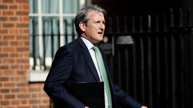 Lima menteri lainnya di kabinet PM Inggris Boris Johnson ikut mengundurkan diri lagi hari ini, setelah lima menteri sebelumnya mundur hanya sehari sebelumnya.