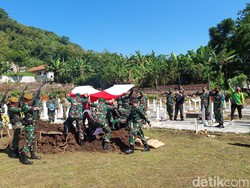Tembakan Salvo Antar Karumkit L.B Moerdani ke Peristirahatan Terakhir