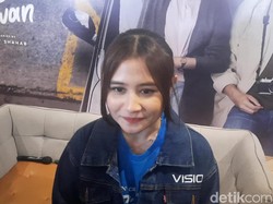 Dikemas Gado-gado, Series Cinta di Balik Awan Digarap Umay Shahab dan Prilly Latuconsina