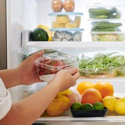 Buat Kamu yang Ingin Meratakan Perut Buncit, 5 Bahan Makanan Ini Wajib Ada di Kulkas! Apa Saja?