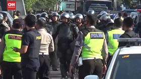 VIDEO: Polisi Masih Sisir Pesantren Cari Keberadaan MSAT