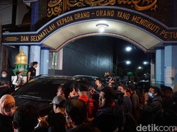 Kiai Mukhtar Ayah Mas Bechi Tak Ikut Dibawa ke Polda Jatim