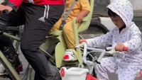 <p>Bobby Nasution menghadiri event Medan Car Free Day, bersama Forkopimda, rekan-rekan Forum Kerukunan Umat Beragama, beberapa waktu lalu. Tak ketinggalan, ia mengajak anak-anaknya, Sedah Mirah dan Panembahan Al Nahyan. (Foto: Instagram @bobbynst)</p>
