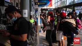 FOTO: Jumlah Penumpang Kereta Api Naik Dua Kali Lipat Jelang IdulAdha