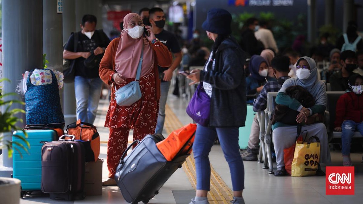 FOTO: Jumlah Penumpang Kereta Api Naik Dua Kali Lipat Jelang IdulAdha