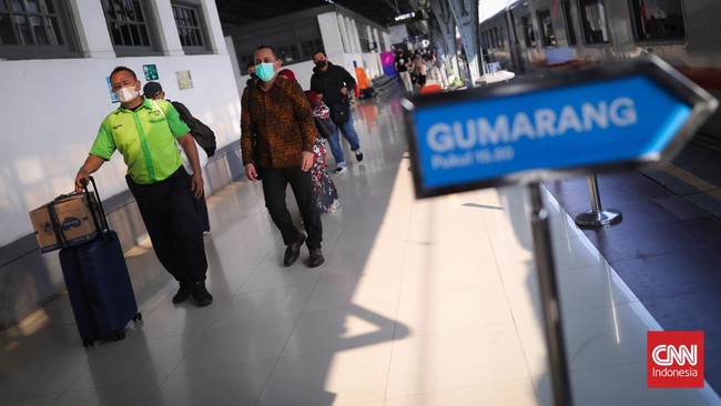 FOTO: Jumlah Penumpang Kereta Api Naik Dua Kali Lipat Jelang IdulAdha