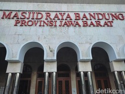 Masjid Raya Bandung Siapkan 1.000 Bungkus Daging Kurban untuk Umum