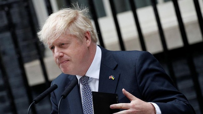 Boris Johnson mengumumkan tak akan ikut dalam pemilihan perdana menteri Inggris lagi, sehingga kini tersisa dua kandidat yakni Rishi Sunak dan Penny Mourdaunt.