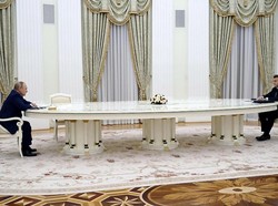 Putin dan Macron Berdebat Sengit Sebelum Rusia Menginvasi Ukraina