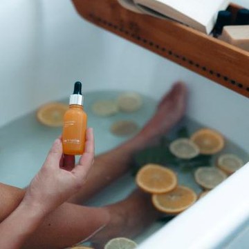 img-title Beaupicks: Masih Jadi Masalah Umum Perempuan, Ini 3 Produk yang Diklaim Ampuh Empas Stretch Marks