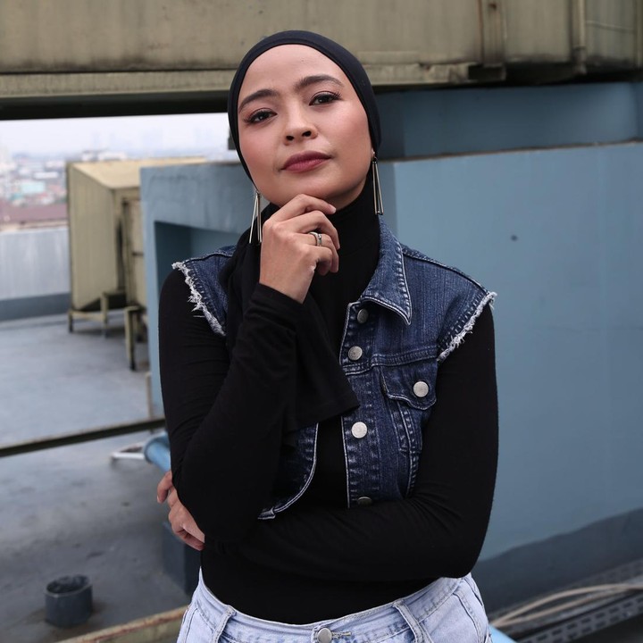 <p>Lebih lanjut, Tantri juga menyinggung soal diet yang mungkin tak cocok untuk sebagian orang. "Ada yang cocok dengan metode diet A, B, dan C. Secara garis besar perubahan <em>life style</em> ini yang membuat BBku kembali, makanlah dengan cukup," ujarnya. (Foto: Tripa Ramadhan)</p>