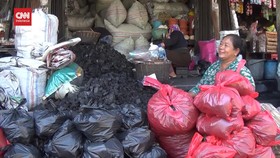 VIDEO: Jelang Iduladha, Warga Semarang Kesulitan Cari Arang
