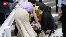 Kondisi Eks PM Jepang Shinzo Abe Belum Diketahui usai Ditembak