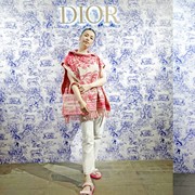 Simak Beda Gaya Velove Vexia dan Tatjana Saphira Memakai Koleksi Dioriviera