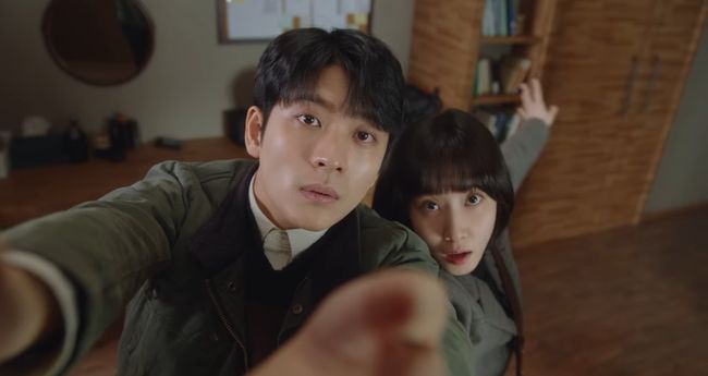 woo-young-woo-dan-lee-joon-ho-di-drama-korea-extraordinary-attorney-woo.png