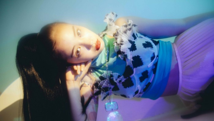 Belum lama ini, nama Suzu Hirose kembali menjadi sorotan karena dikabarkan tengah menjalin hubungan romantis dengan aktor Kento Yamazaki./ foto: suzu.hirose.official
