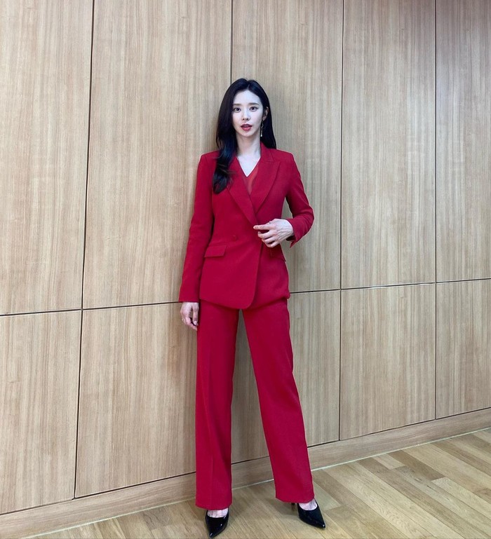 Meskipun memulai karirnya dengan perlahan sebagai pemeran pembantu tetapi sederet drama yang dibintanginya selalu berakhir sukses seperti Mr. Sunshine (2018), Be Melodramatic (2019), hingga yang terbaru Money Heist Korea./ Foto: instagram.com/hellobeen