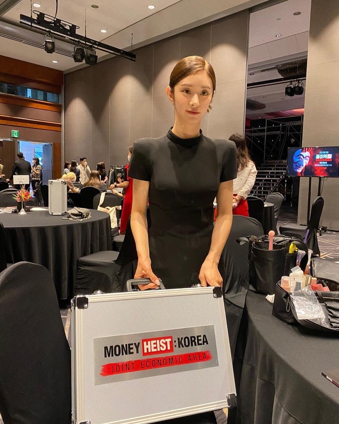 Nama Lee Joo Bin sebagai aktris semakin meroket melalui penampilannya sebagai Yoon Mi Seon yang merepresentasikan karakter Monica di serial remake Netflix Money Heist./ Foto: instagram.com/hellobeen