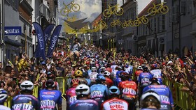 Transvision Ajak Masyarakat Medan Nonton Bareng Tour De France 2022